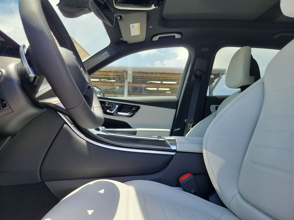 New 2027 Verde Silver Metallic Mercedes-Benz GLC 300 image 19