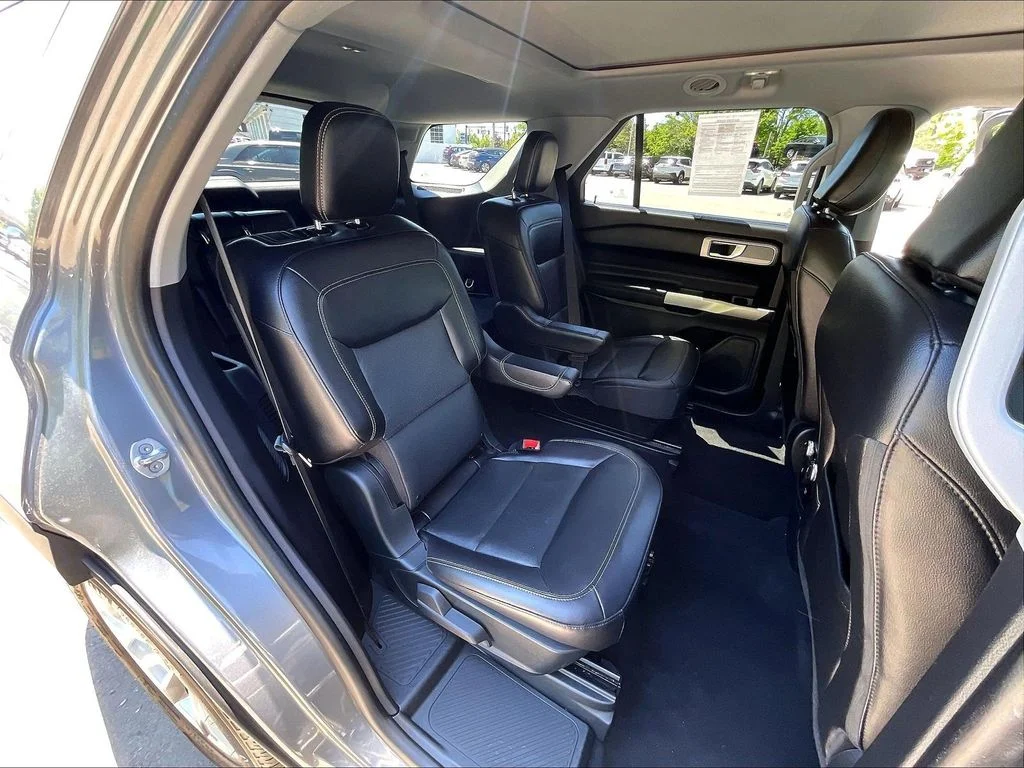 Used 2022 Gray Ford Limited image 19