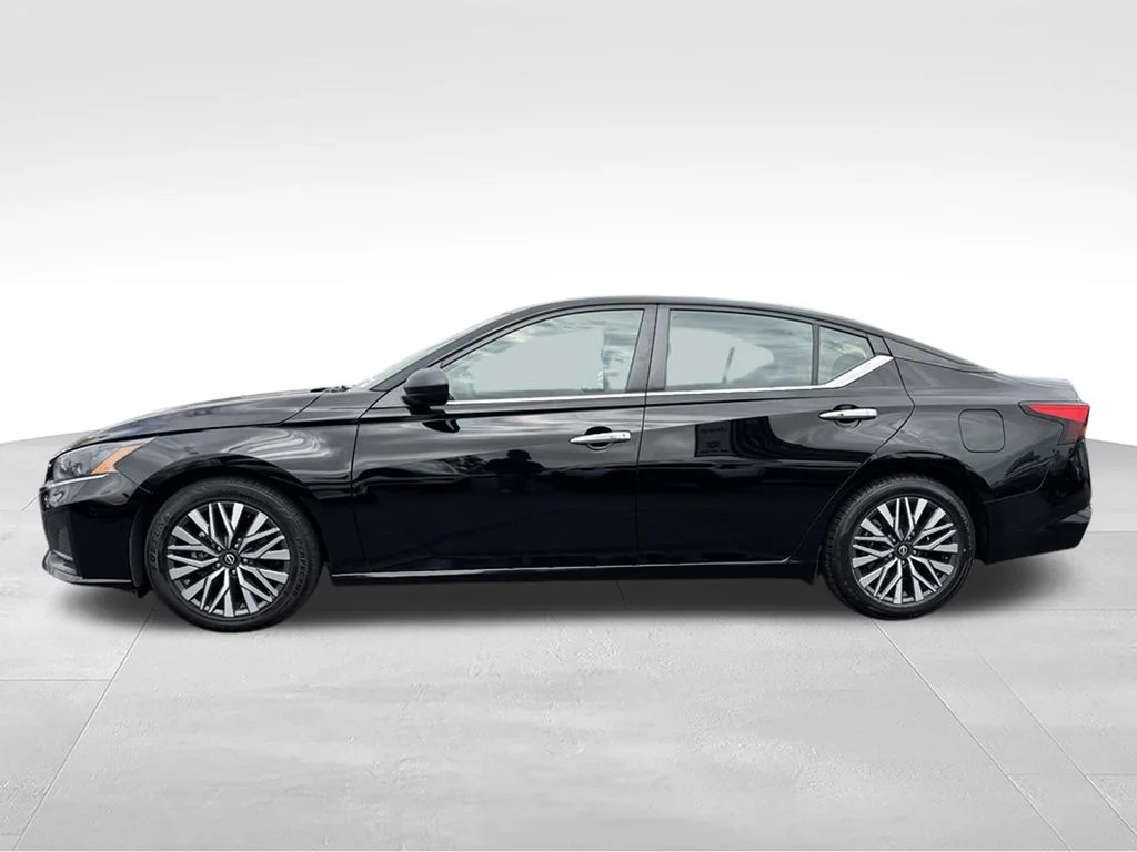 Used 2024 Black Nissan 2.5 SV image 6