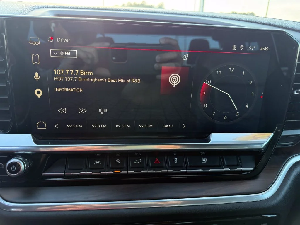 Used 2025 Silver GMC SLT image 12
