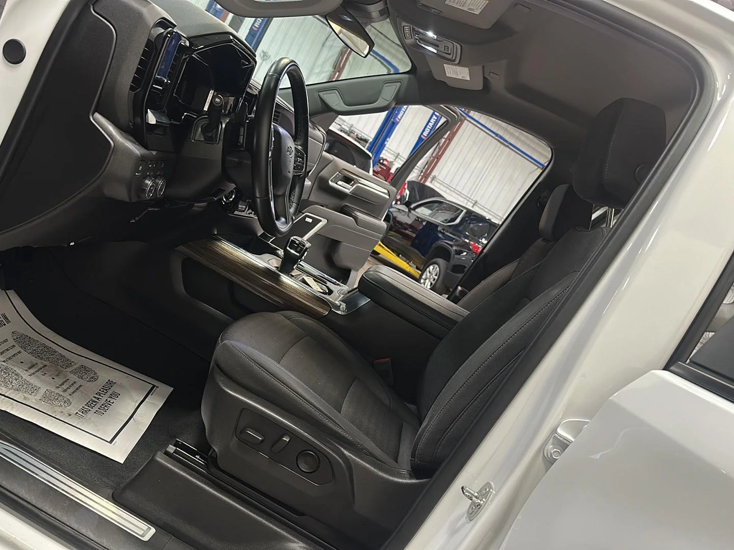 Used 2024 Summit White Chevrolet RST image 16
