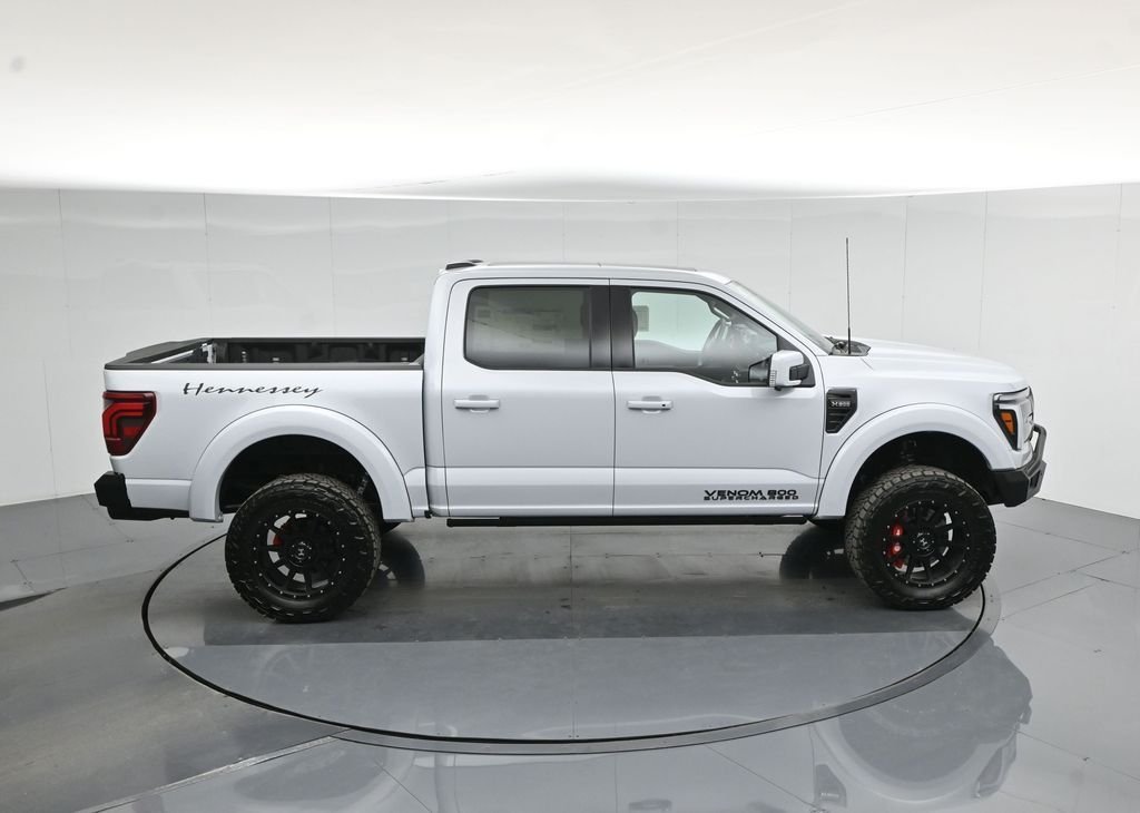 New 2025 Space White Metallic Ford Lariat image 42