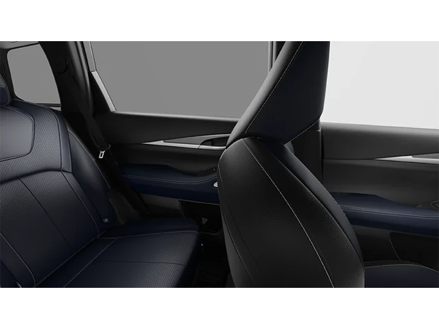 New 2027 2T RAD WHT INFINITI Sport AWD image 19