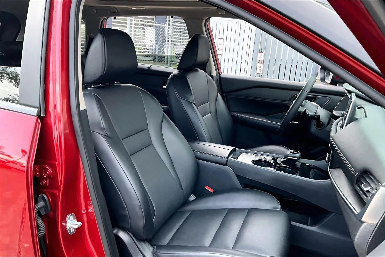 Used 2024 Scarlet Ember Tintcoat Nissan SV image 9