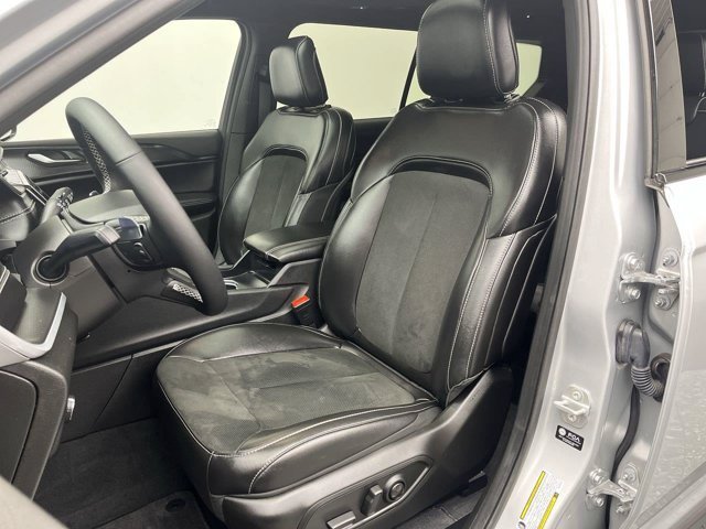 Used 2025 Silver Zynith Jeep Altitude X image 11