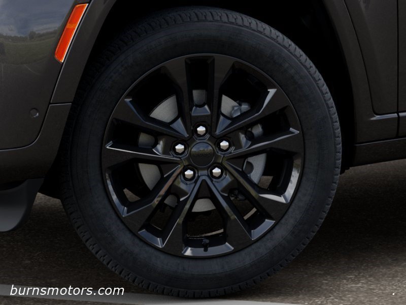 New 2026 Baltic Gray Metallic Clear-Coat Exterior Paint Jeep Limited Reserve BLACKOUT image 8