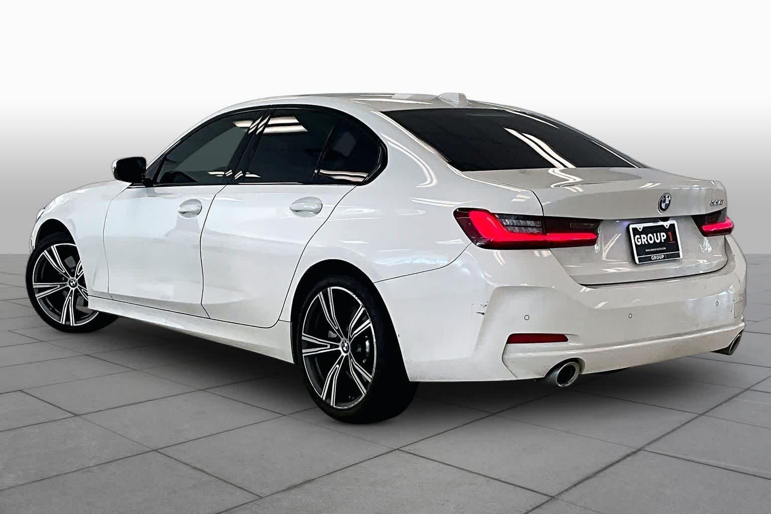 Used 2023 Alpine White BMW 330i image 10