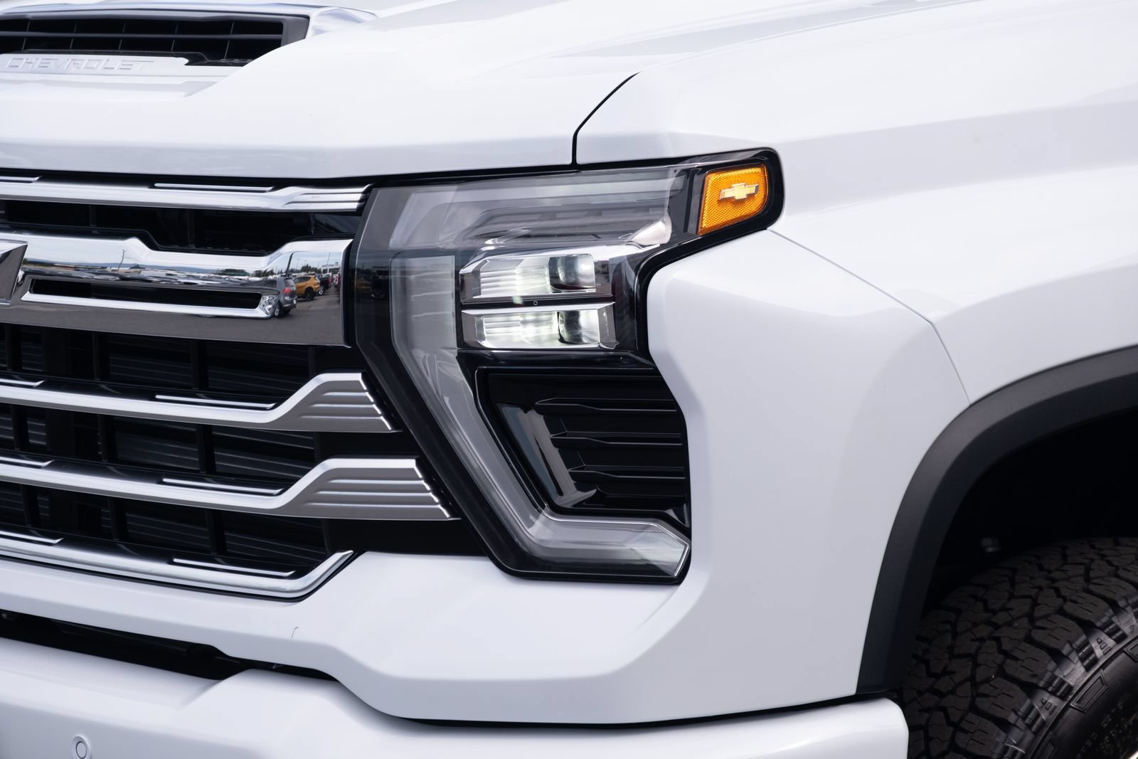 New 2026 Polar White Tricoat Chevrolet High Country image 25