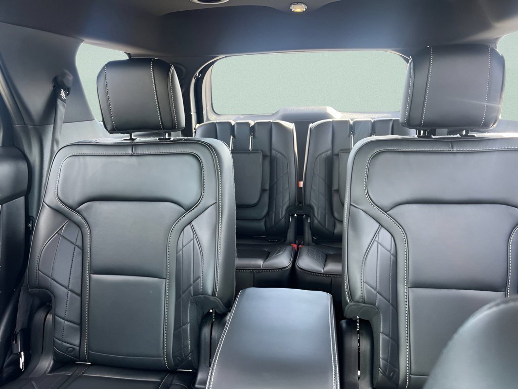 Used 2017 Blue Ford Platinum image 28