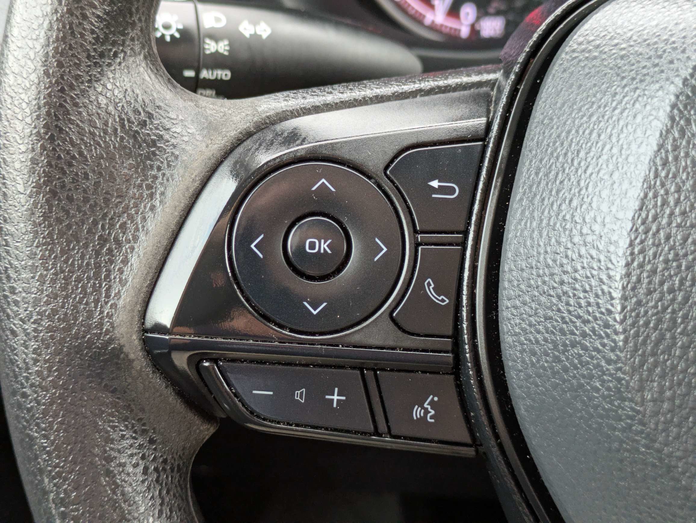 Used 2025 Magnetic Gray Metallic Toyota XLE image 24