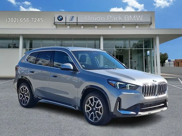 Used 2026 Space Silver Metallic BMW xDrive28i image 3