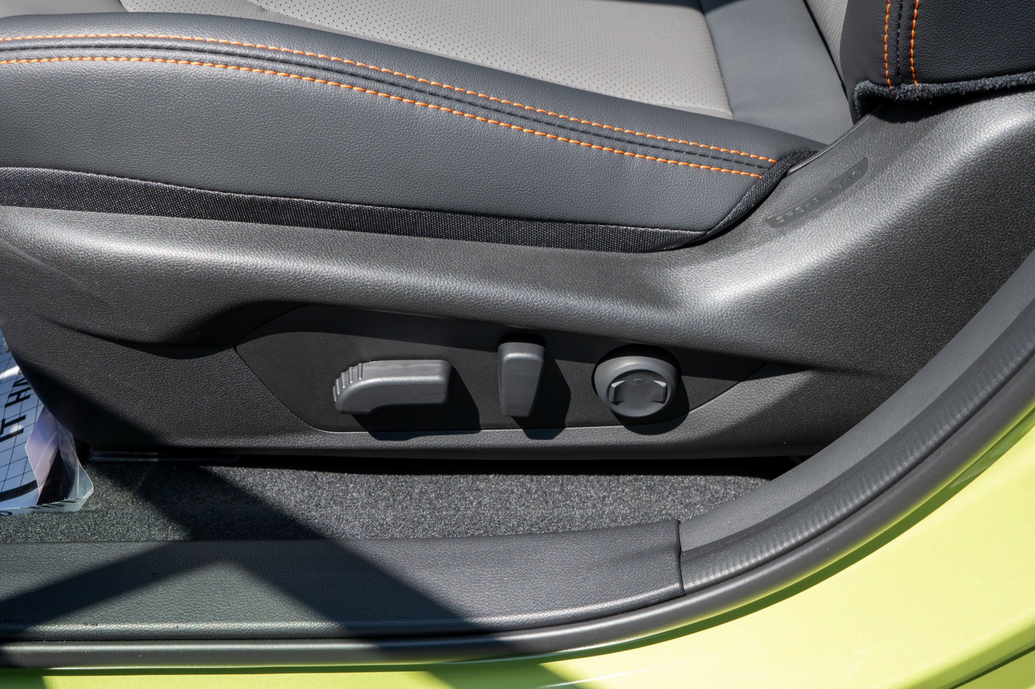 New 2026 CITRON YELLOW PEARL Subaru Limited Hybrid image 31