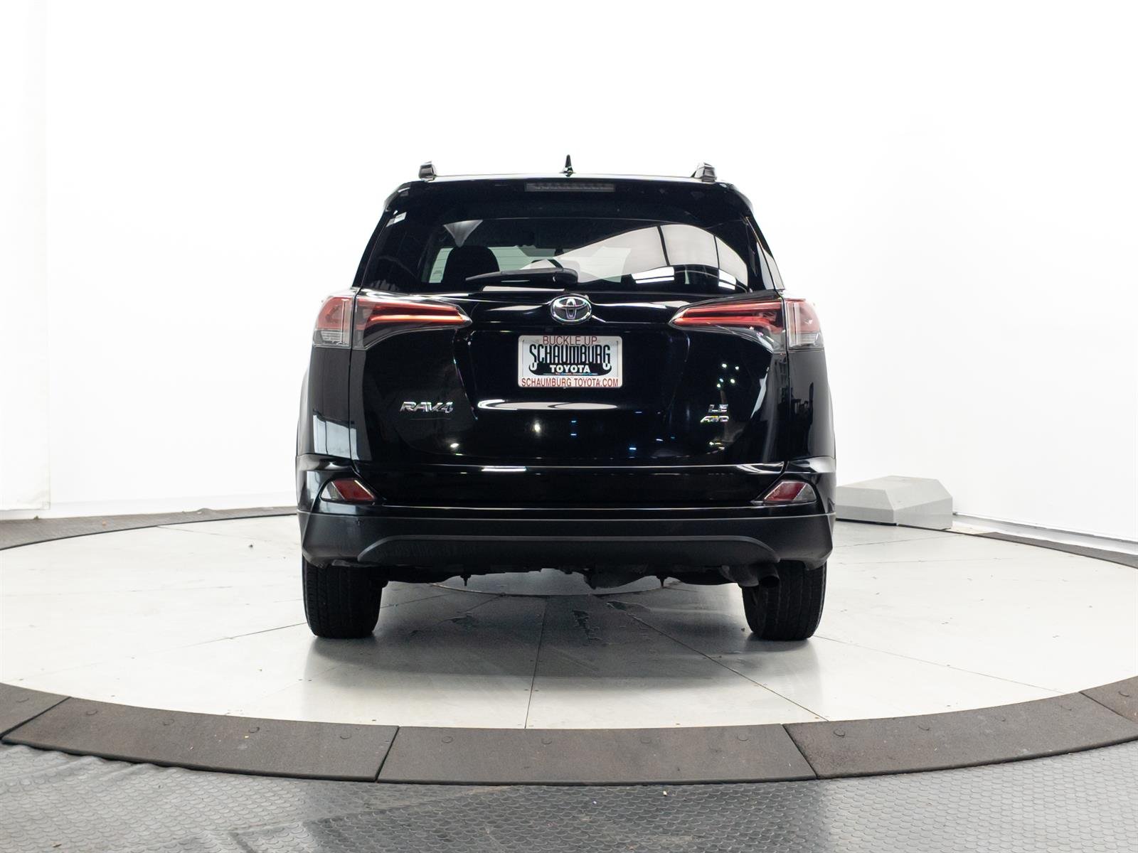 2016 Toyota RAV4 LE - Photo 8