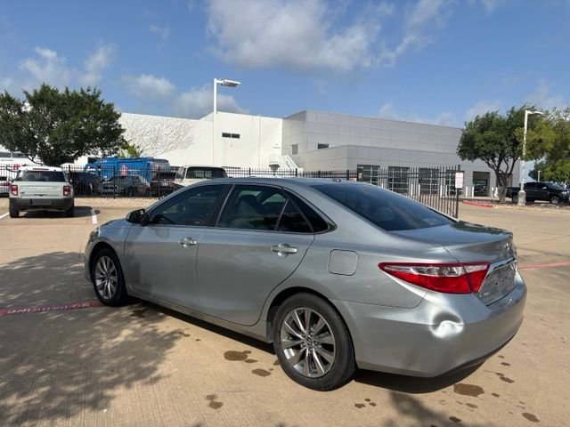 Used 2017 Silver Toyota XLE image 7