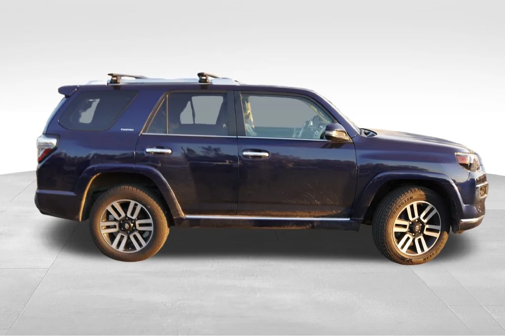 Used 2019 Blue Toyota  image 2