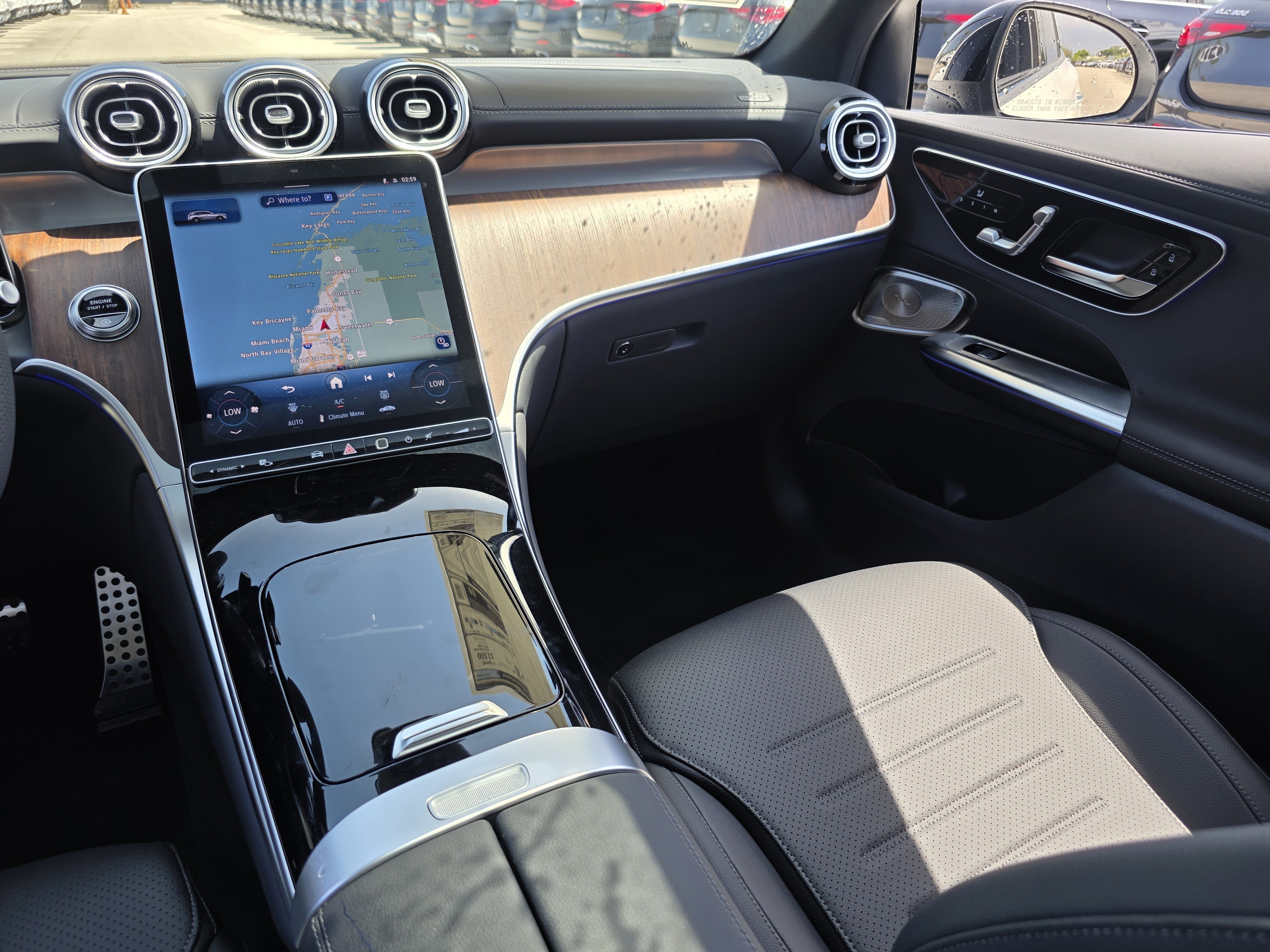 New 2026 Polar White Mercedes-Benz GLC 300 image 38
