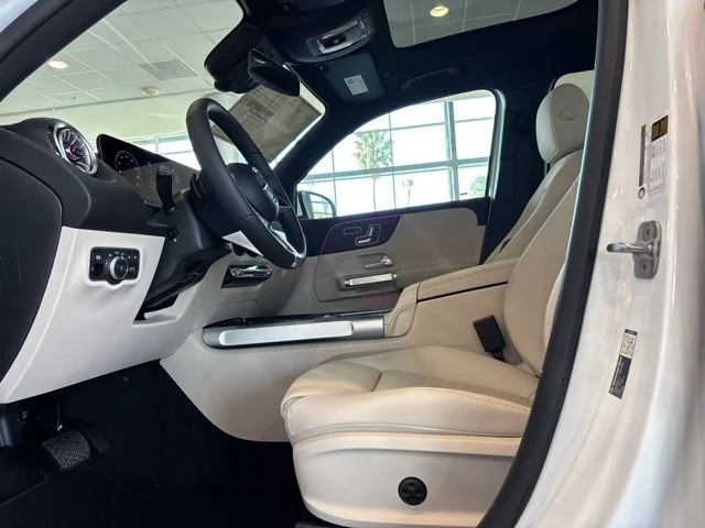 New 2026 White Mercedes-Benz GLB 250 image 19