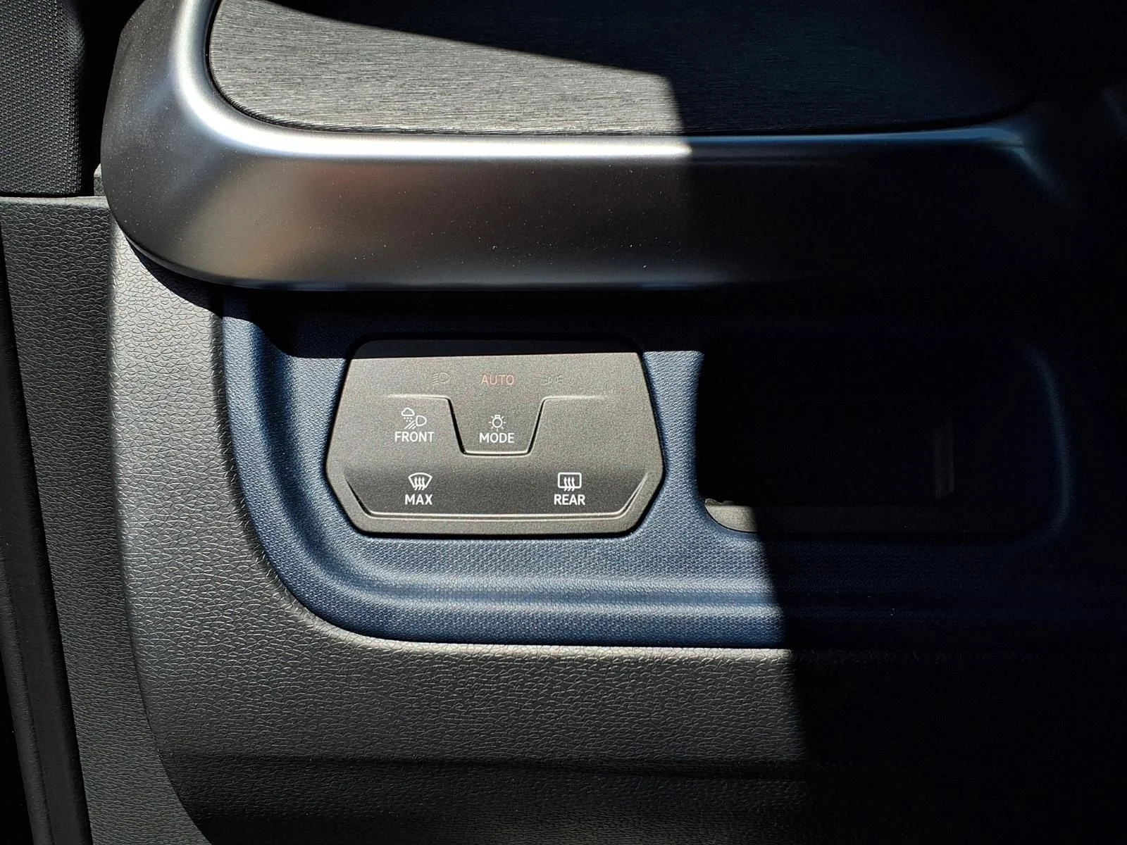 2025 Volkswagen ID. Buzz Pro S - Photo 11