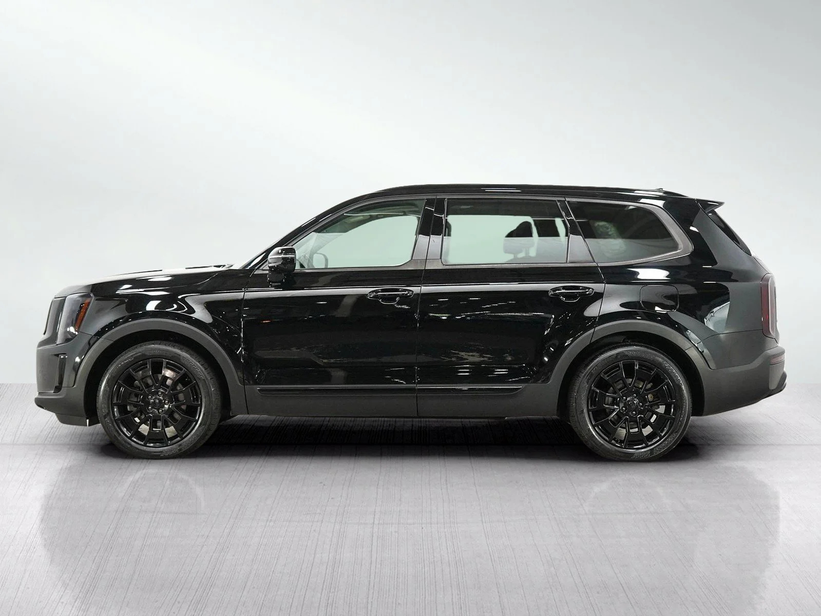 Used 2021 Kia Telluride SX with VIN 5XYP5DHC9MG153580 for sale in Wayzata, Minnesota