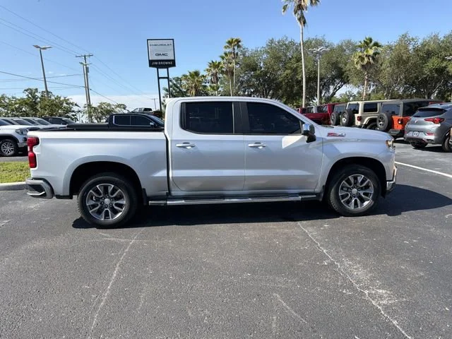 Used 2022 Silver Ice Metallic Chevrolet LT image 3