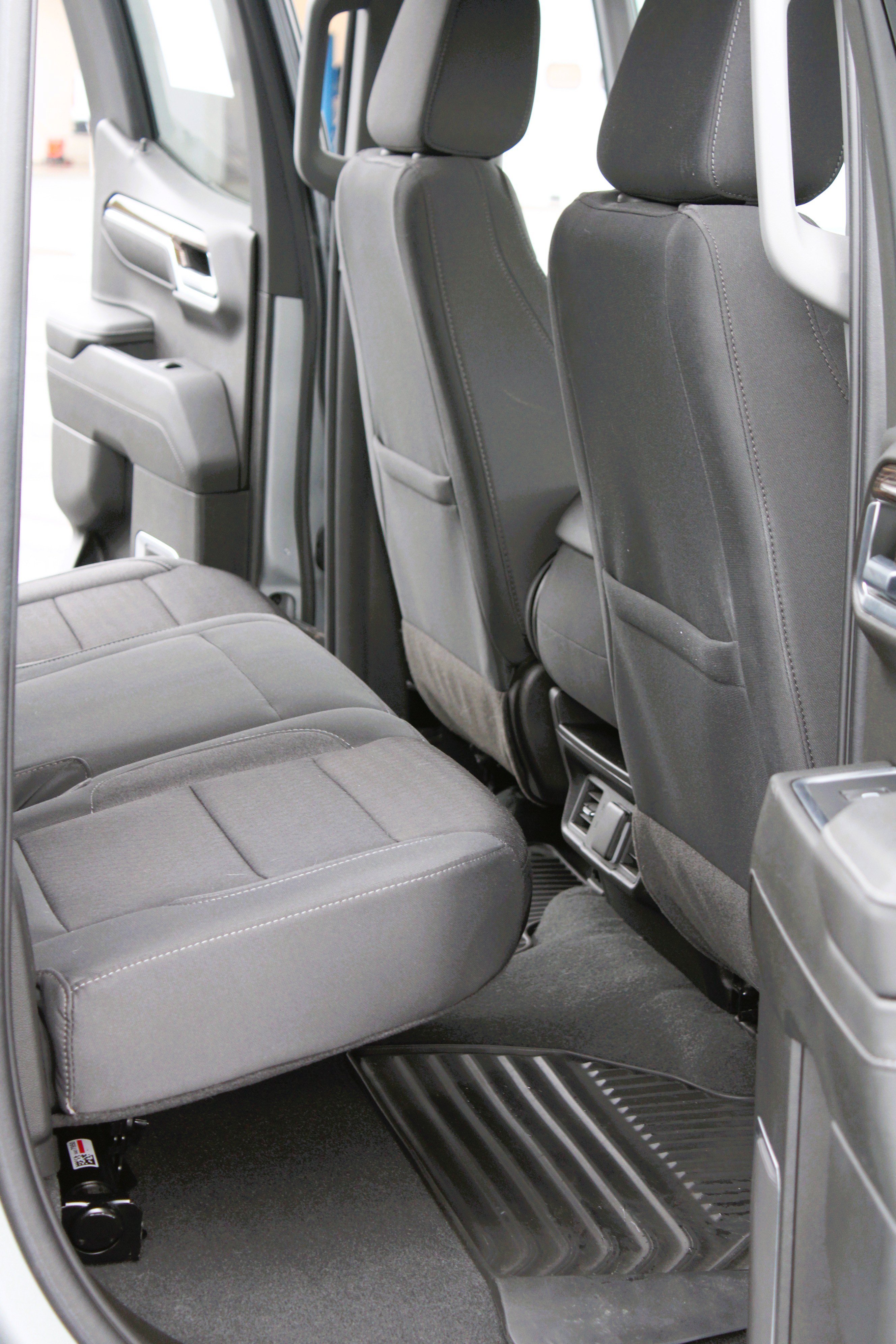 Used 2023 Sterling Metallic GMC Elevation image 19
