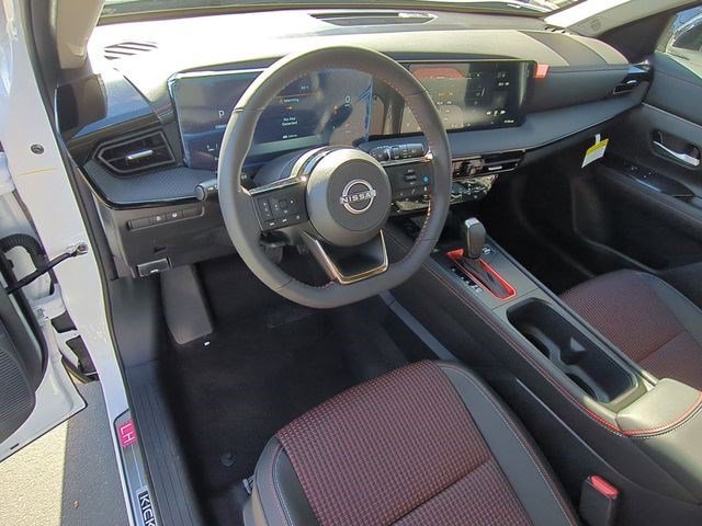New 2026 Aspen White TriCoat / Super Black Two-tone Nissan SR image 9