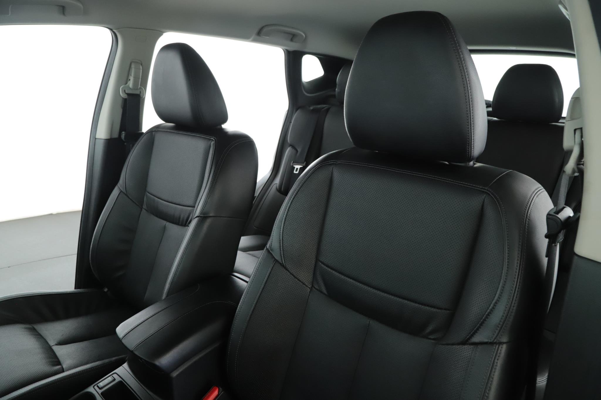 Used 2020 Magnetic Black Pearl Nissan AWD SL image 4