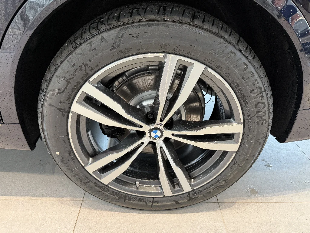 2027 BMW X7 40i - Photo 7