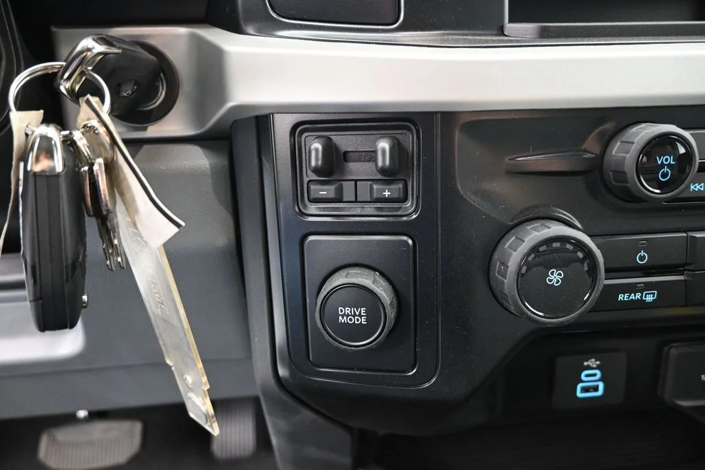 New 2026 Oxford White Ford XLT image 16