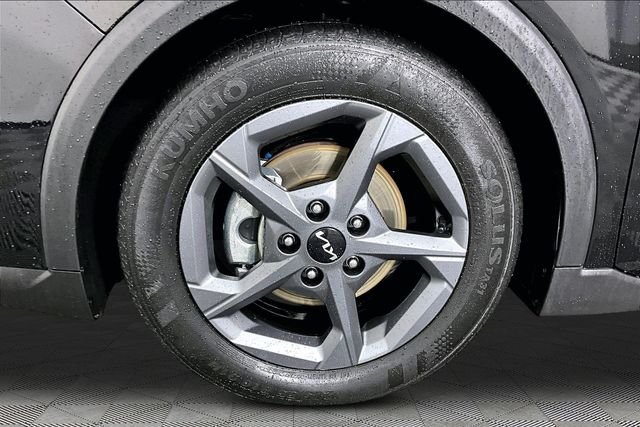 Used 2025 Black Kia LXS image 30