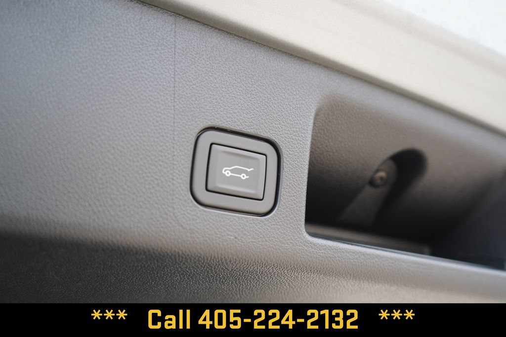 2025 Chevrolet Equinox EV RS - Photo 28