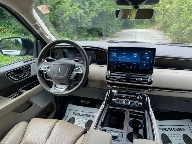 Used 2023 Radiance Metallic Lincoln Reserve image 30