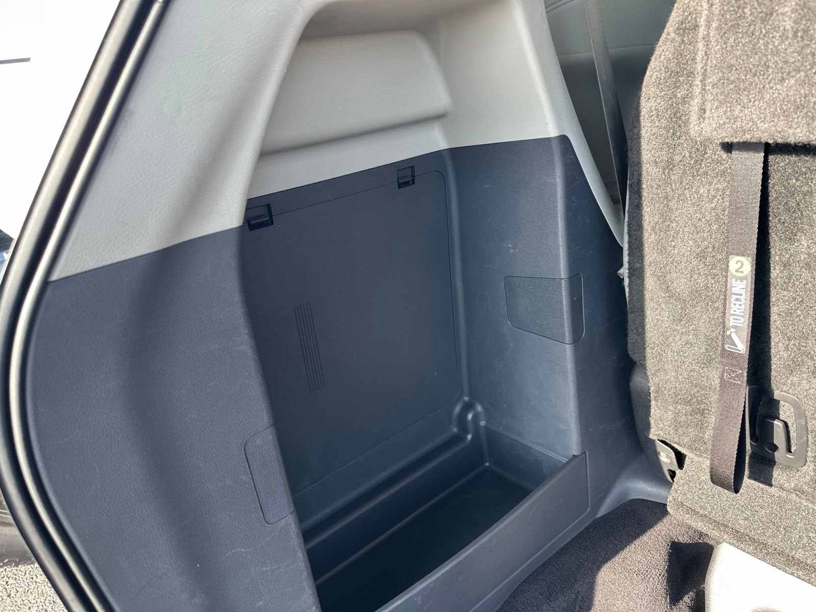 Used 2022 Beige Toyota XLE image 36