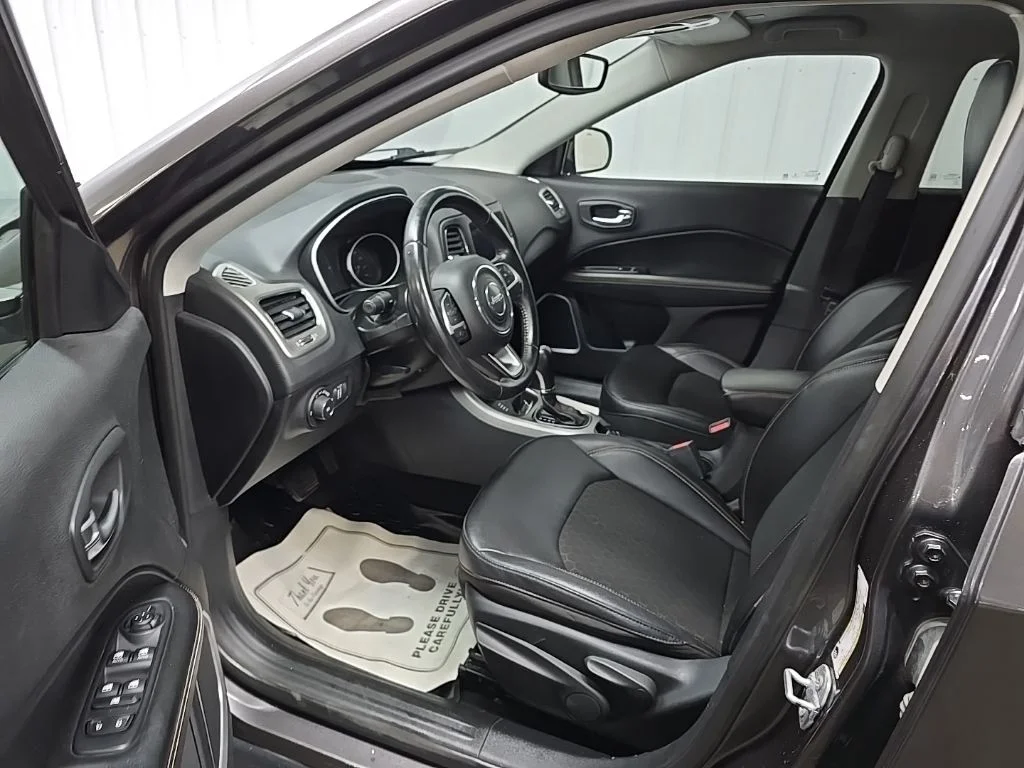 Used 2019 Gray Jeep Latitude image 28