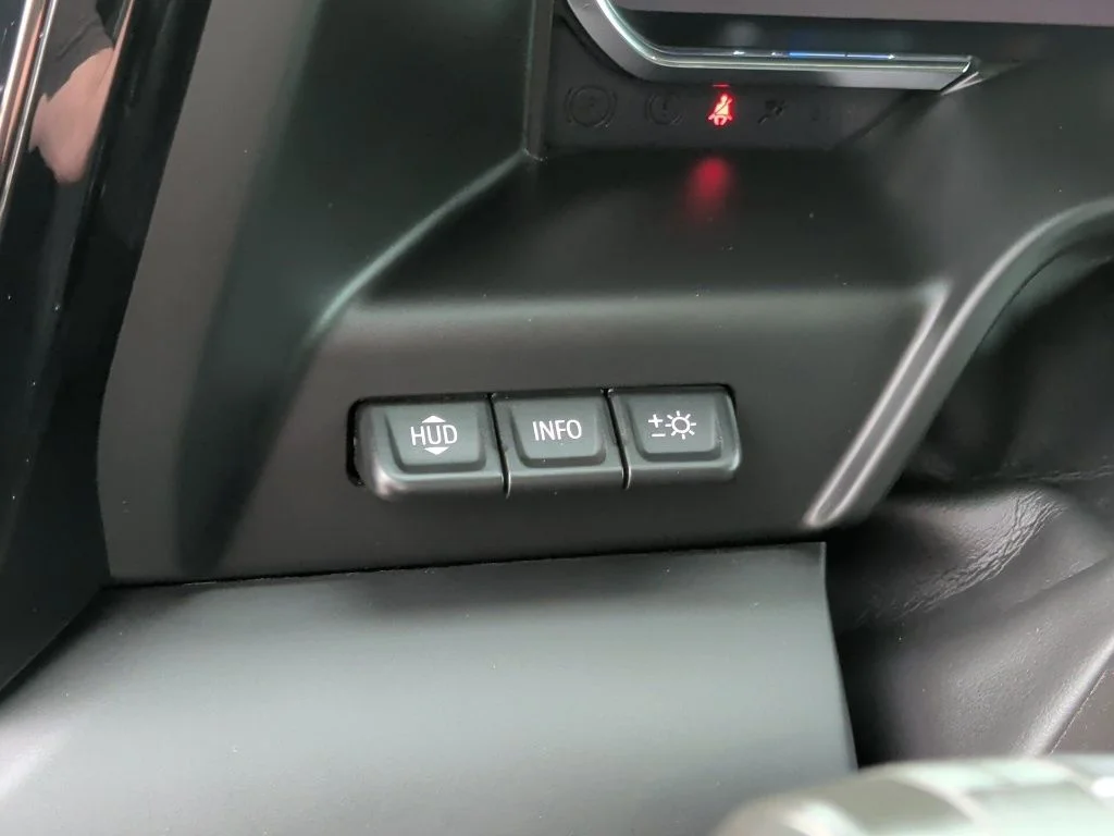 Used 2024 White GMC AT4 image 16
