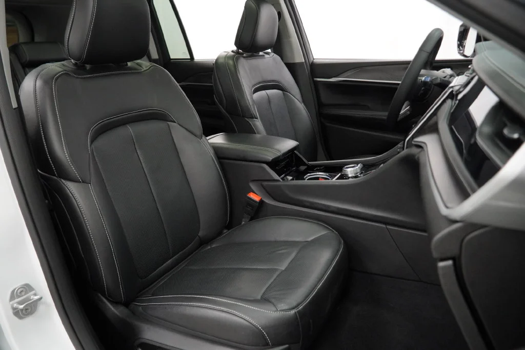 Used 2023 White Jeep 4xe image 41