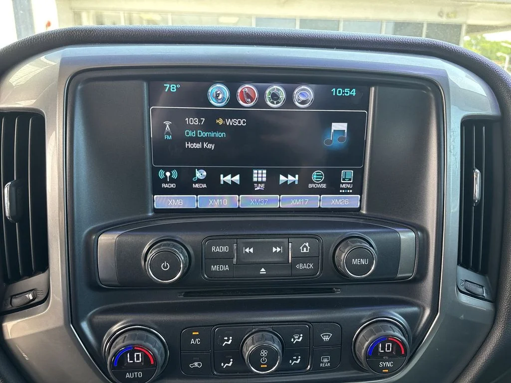 Used 2017 White Chevrolet LT image 12