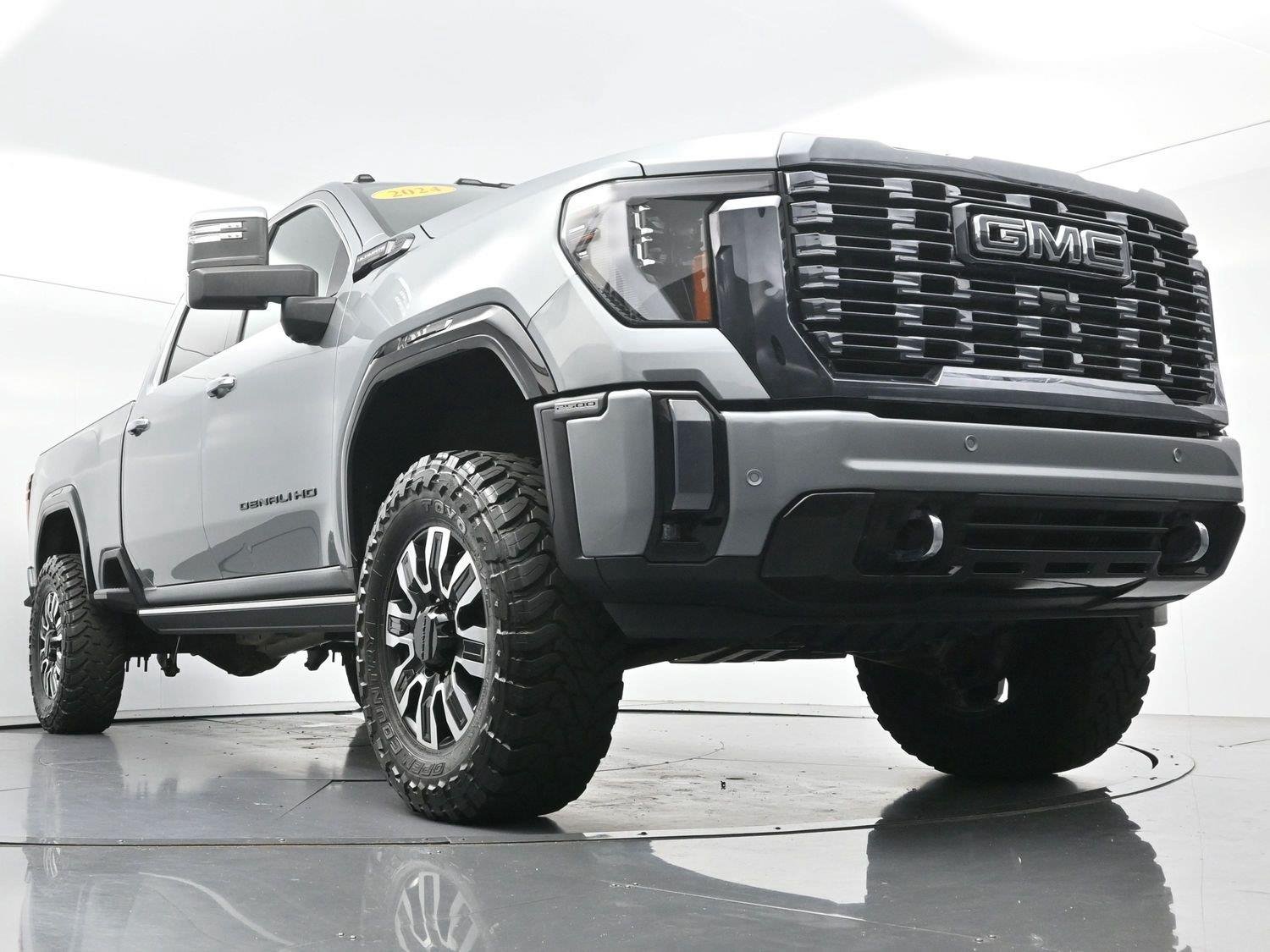 Used 2024 Sterling Metallic GMC Denali Ultimate image 47
