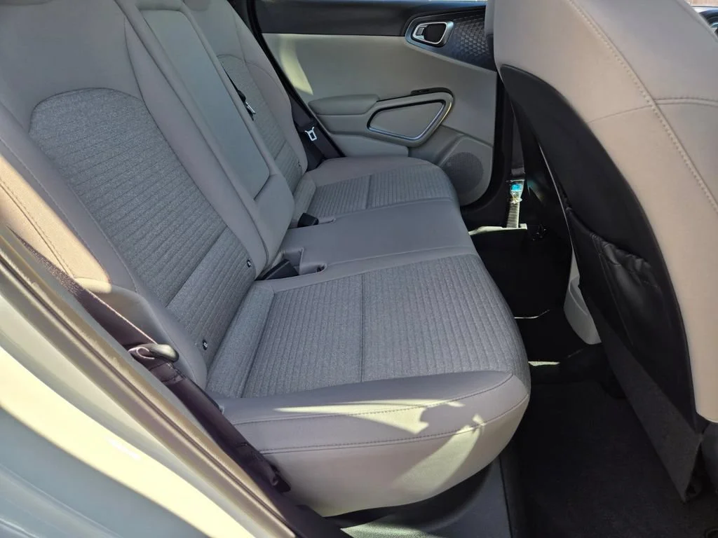 Used 2025 Snow White Pearl Kia EX image 15
