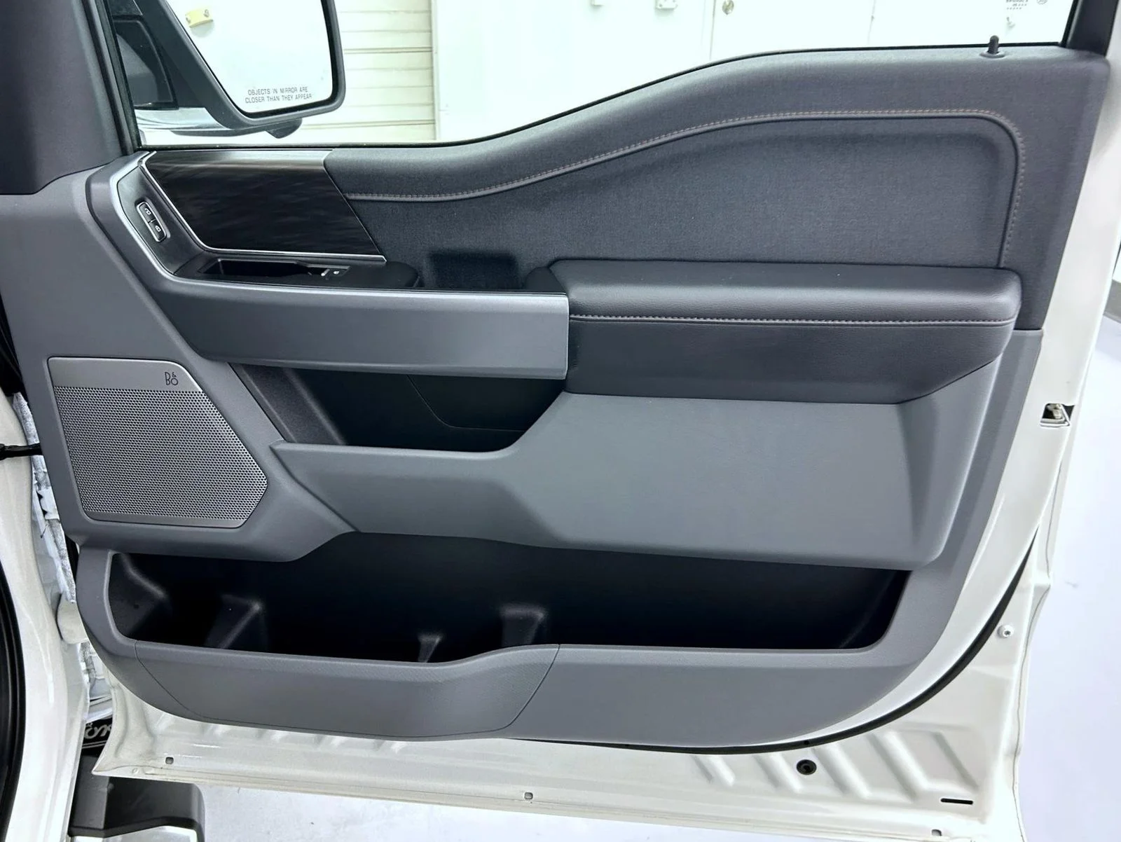 Used 2025 White Ford Lariat image 16