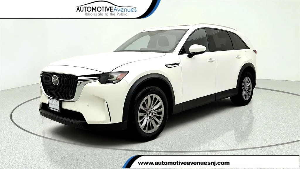 Used 2025 Rhodium White Premium Mazda Preferred Package AWD image 1