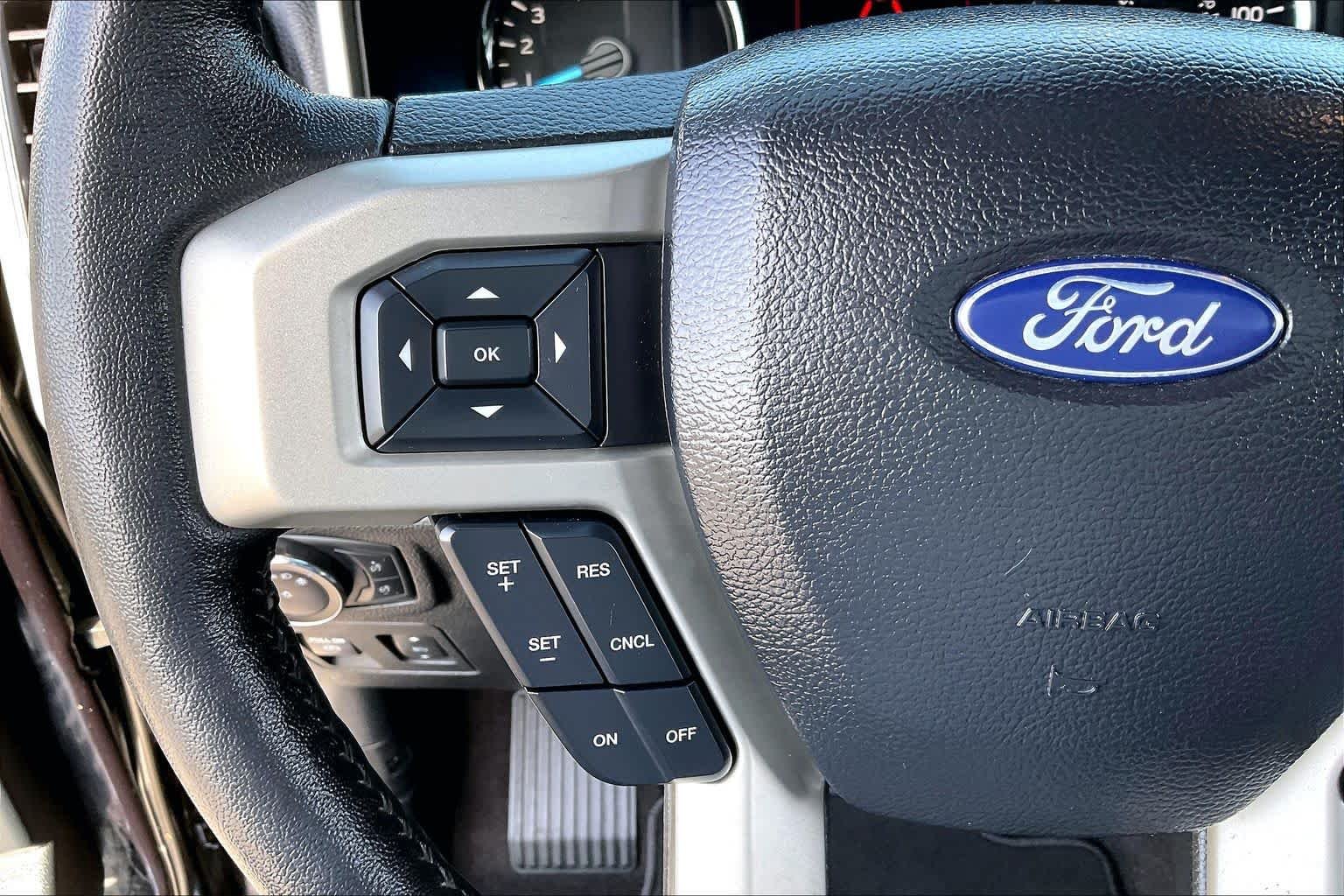 Used 2020 Agate Black Metallic Ford LARIAT image 22