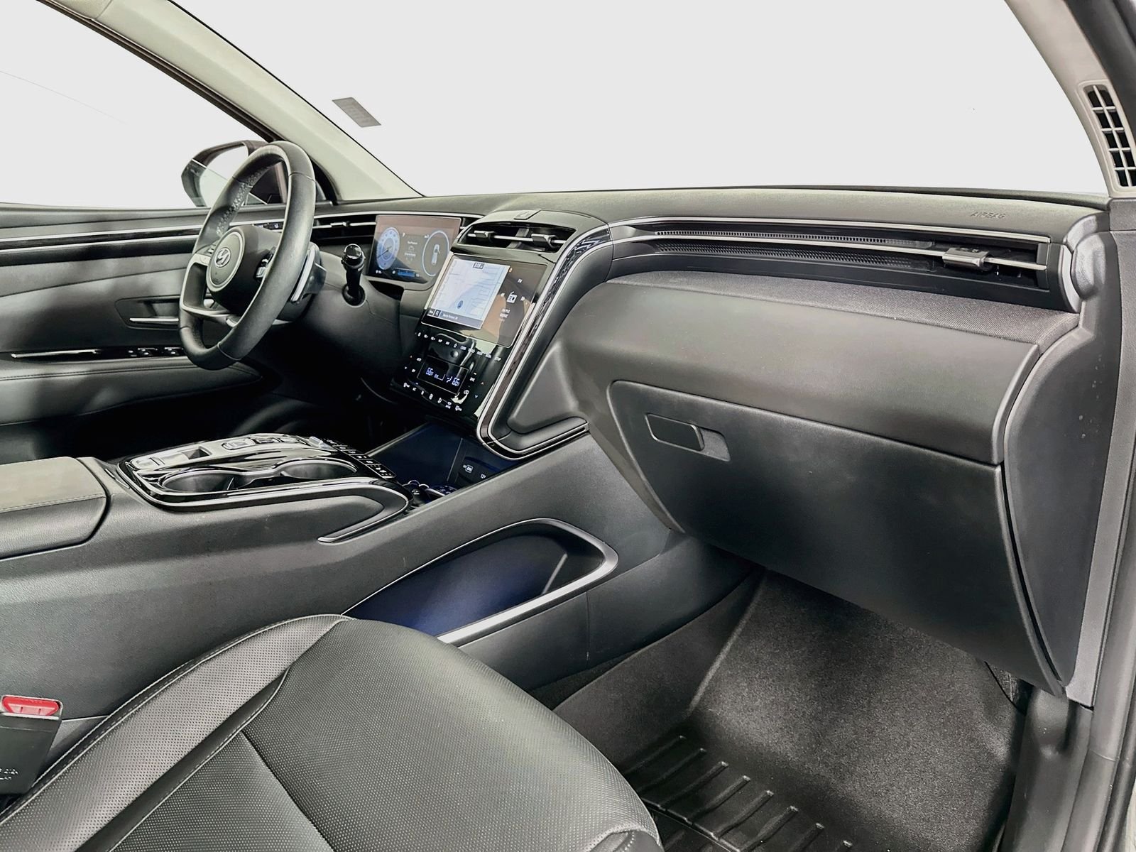 Used 2023 Amazon Gray Hyundai Limited image 32