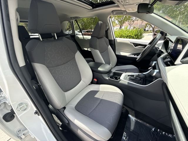 2024 Toyota RAV4 XLE - Photo 26