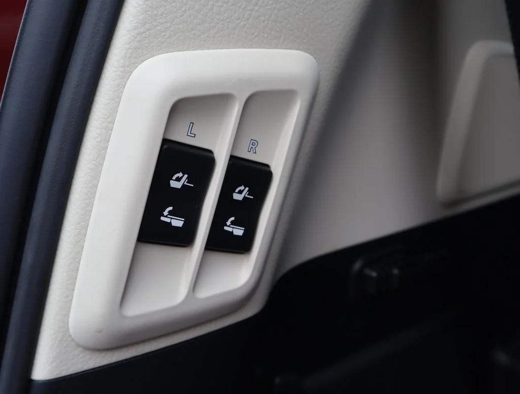 Used 2021  Lexus 460 Luxury image 19