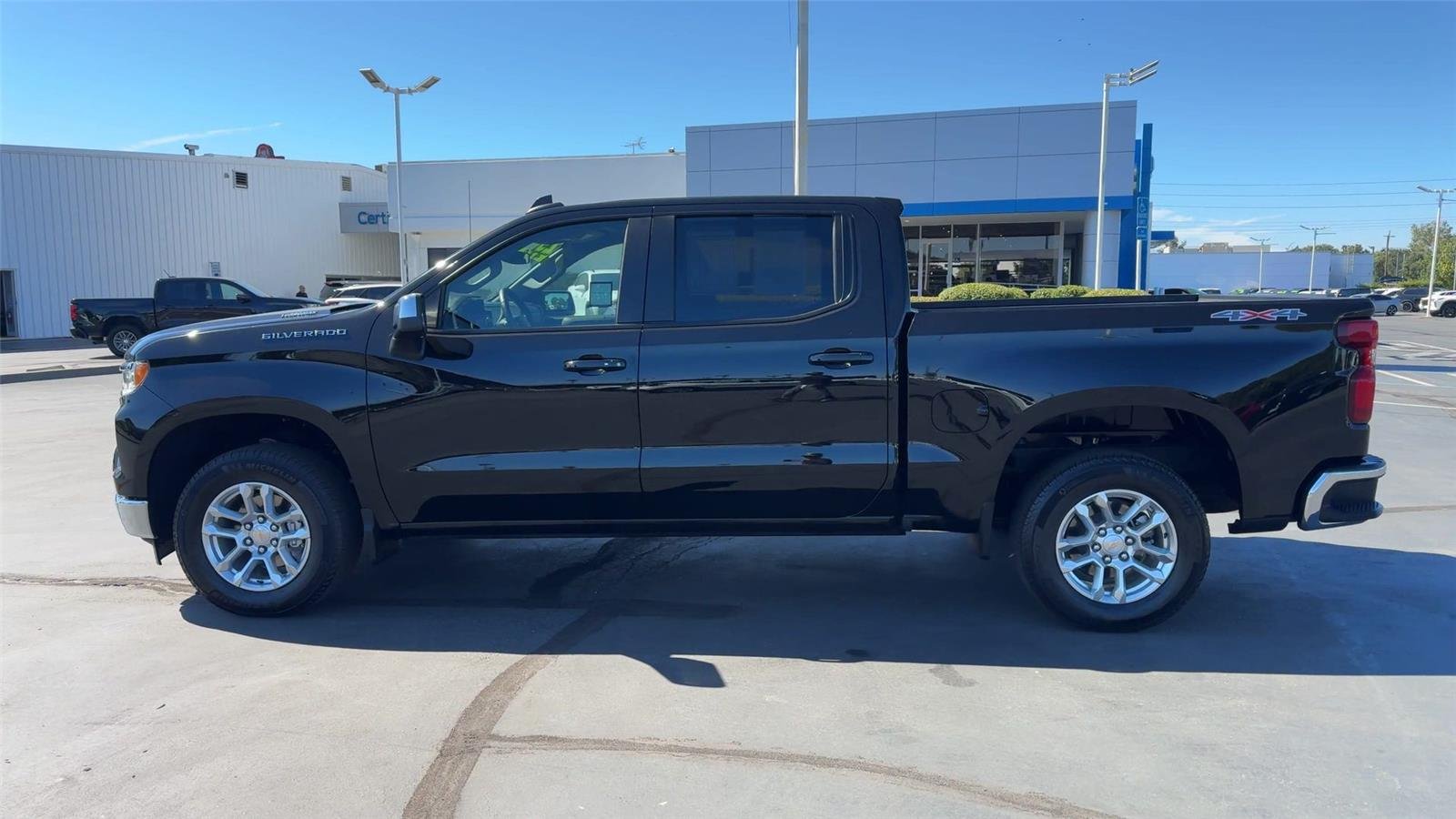 2025 Chevrolet Silverado 1500 LT - Photo 8