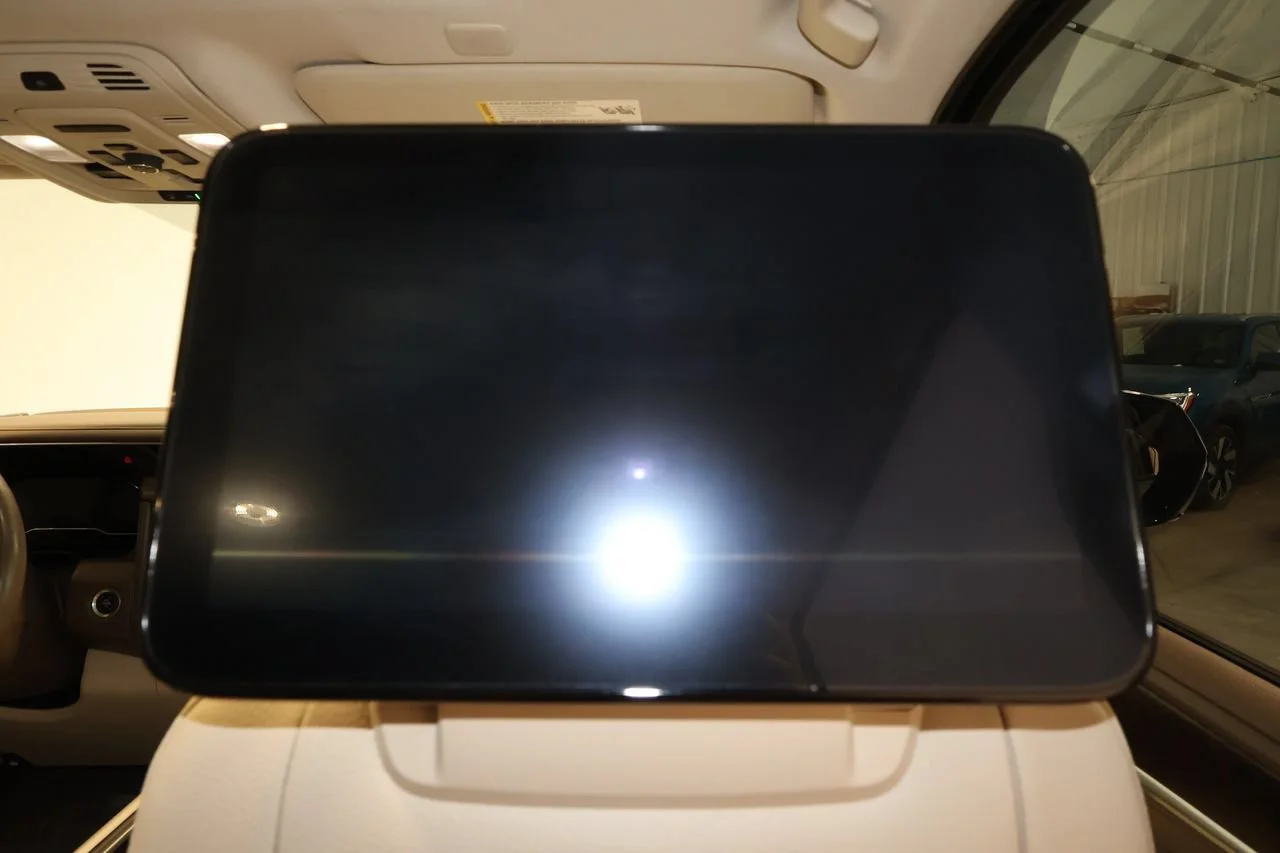 2023 GMC Yukon Denali - Photo 31
