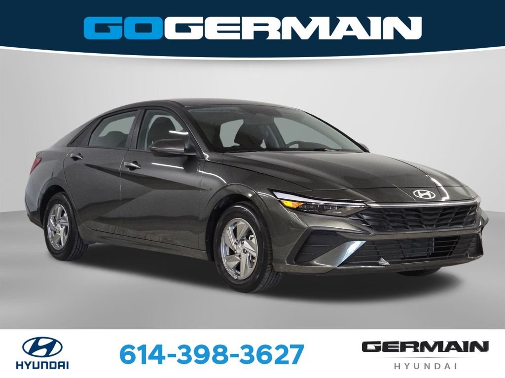 2025 Hyundai Elantra SE - Photo 4