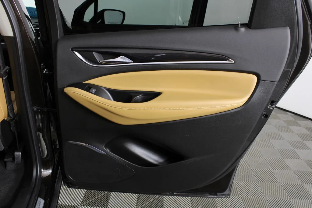 Used 2019 Brown Buick Essence image 11