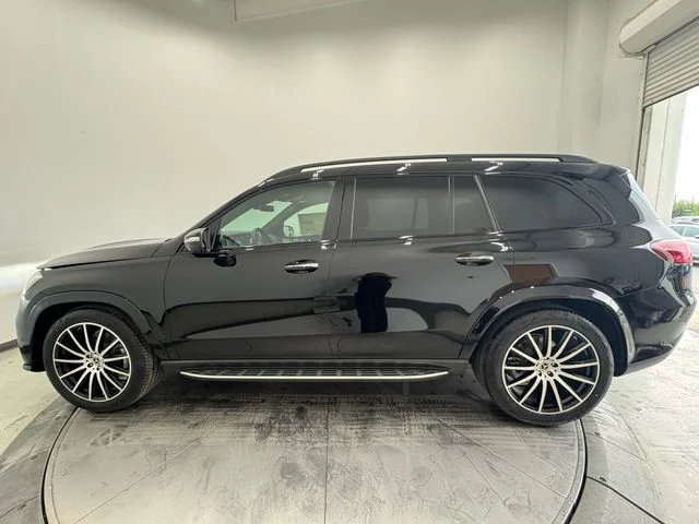 New 2026 Obsidian Black Metallic Mercedes-Benz GLS 580 image 17